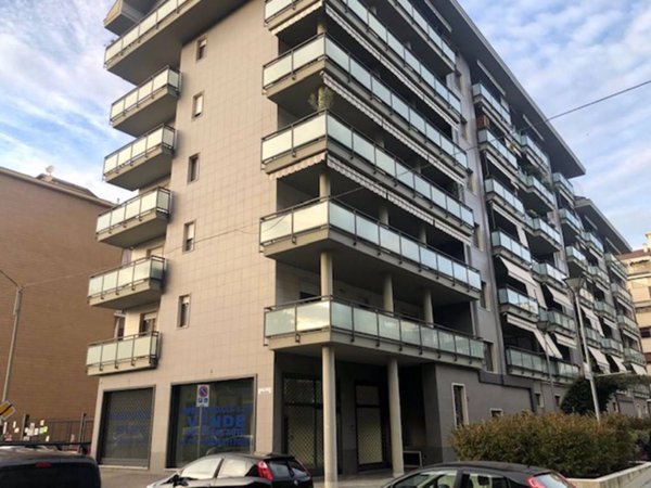 negozio in vendita a Torino in zona Santa Rita