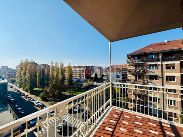 appartamento in vendita a Torino in zona Parella