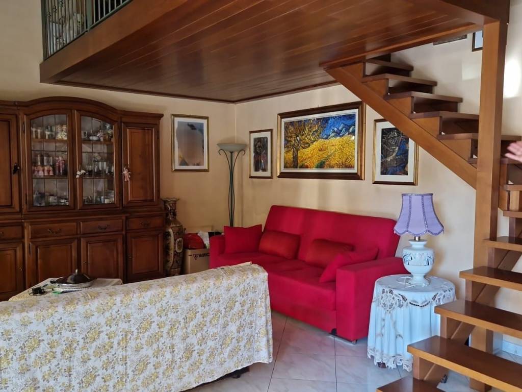 casa indipendente in vendita a Torino in zona Falchera