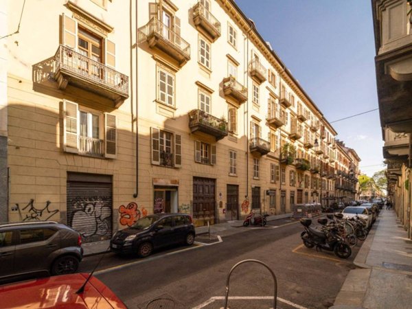 appartamento in vendita a Torino in zona San Salvario