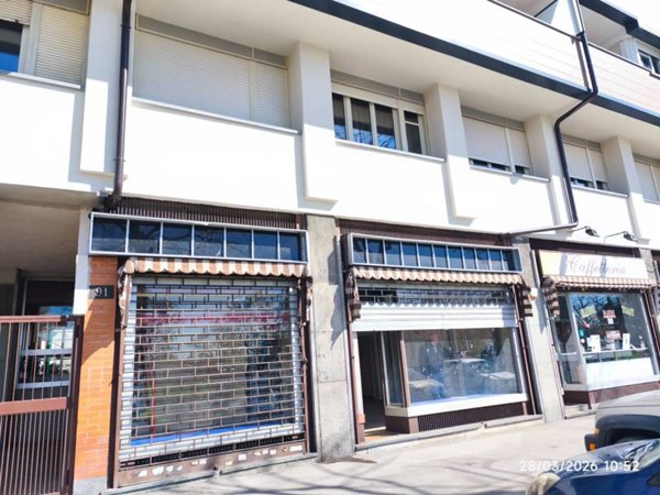 negozio in vendita a Torino in zona Mirafiori Sud