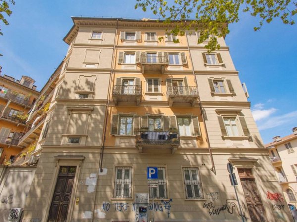 appartamento in vendita a Torino in zona Cit Turin