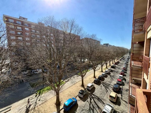 appartamento in vendita a Torino in zona Parella