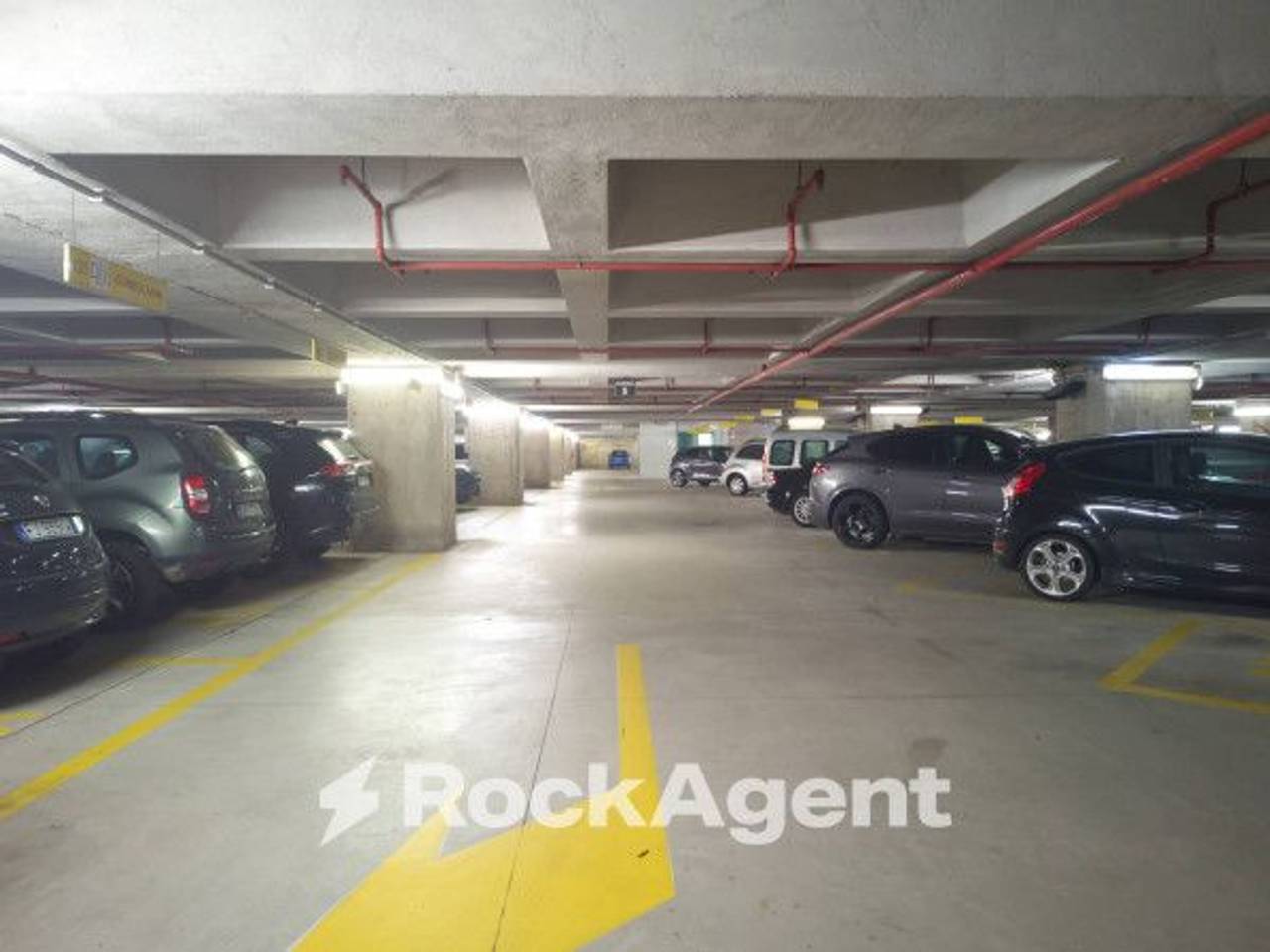 negozio in vendita a Torino in zona Mirafiori Nord