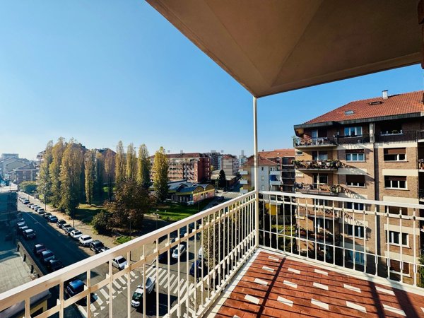 appartamento in vendita a Torino in zona Parella