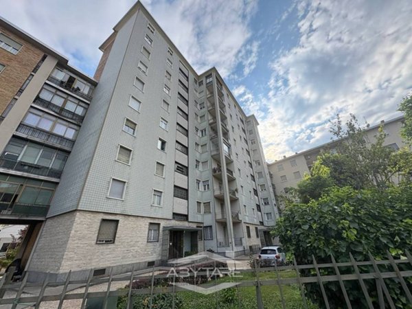 appartamento in vendita a Torino in zona Lingotto