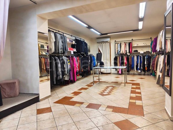 negozio in vendita a Torino in zona Millefonti