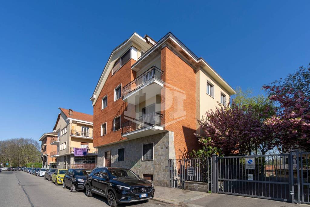 appartamento in vendita a Torino in zona Parella