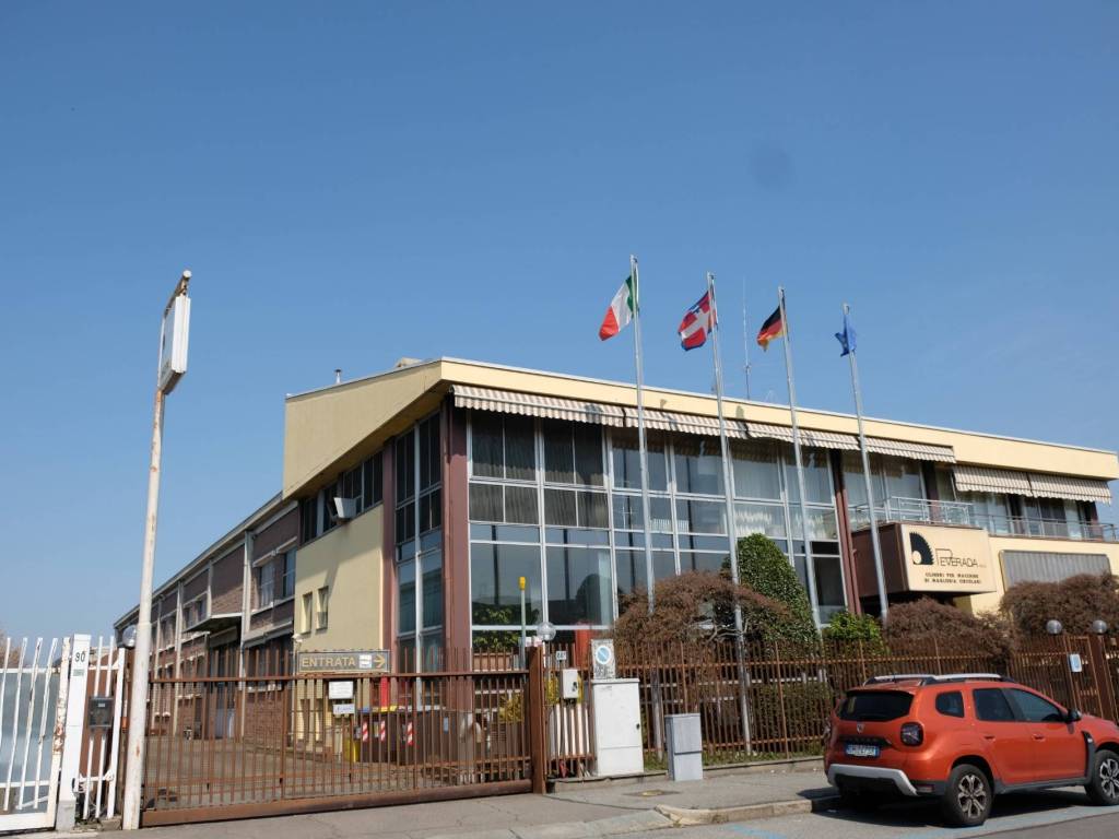 locale commerciale in vendita a Torino in zona Madonna di Campagna