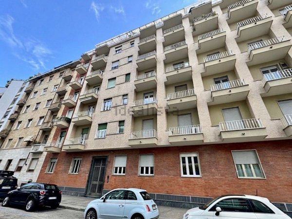 appartamento in vendita a Torino in zona Cit Turin