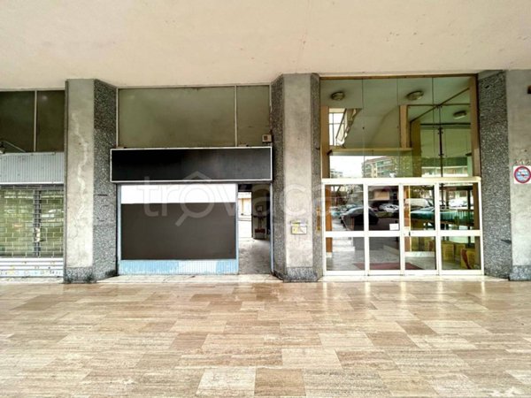 negozio in vendita a Torino in zona Lucento