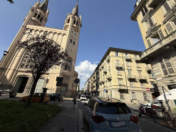 appartamento in vendita a Torino in zona San Salvario
