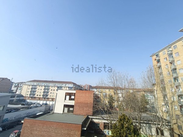 appartamento in vendita a Torino in zona Lingotto