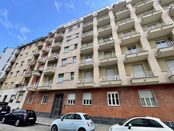 appartamento in vendita a Torino in zona Cit Turin