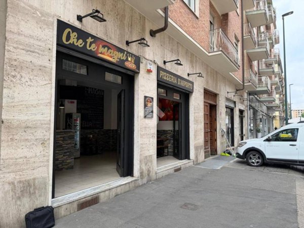 negozio in vendita a Torino in zona Cenisia