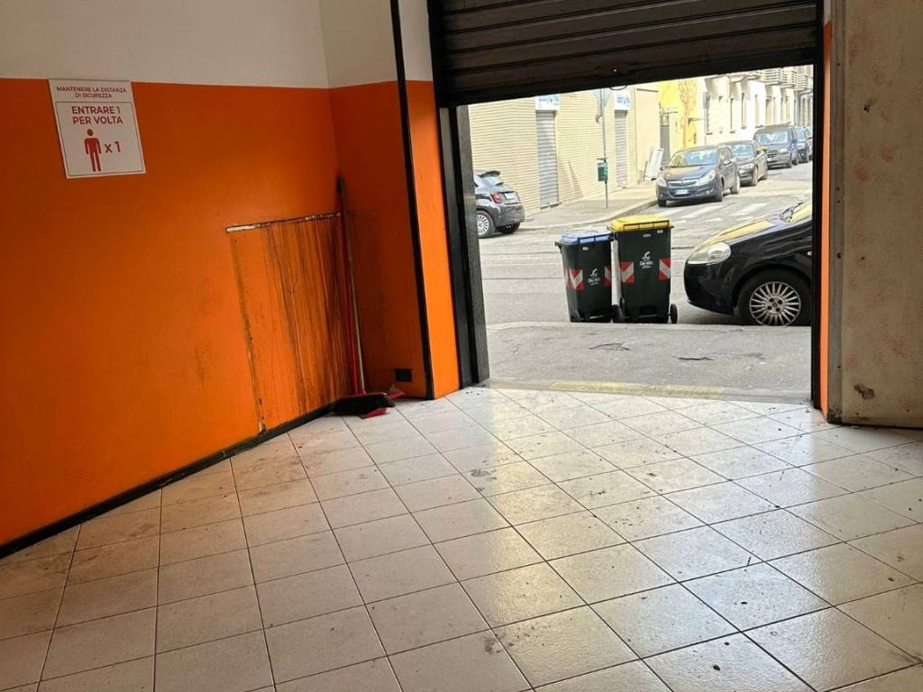 negozio in vendita a Torino in zona Borgo San Paolo