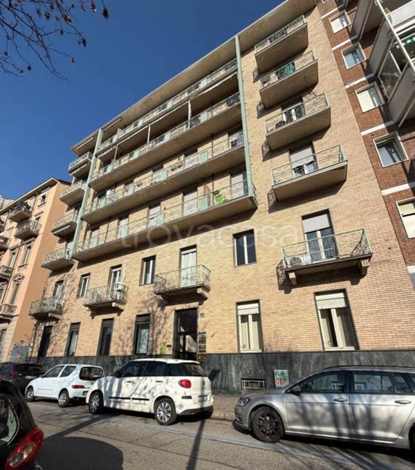 appartamento in vendita a Torino in zona Cit Turin
