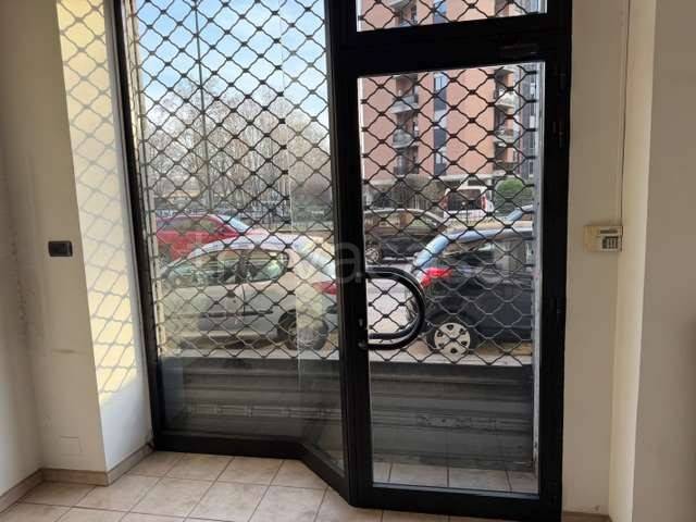 negozio in vendita a Torino in zona Pozzo Strada