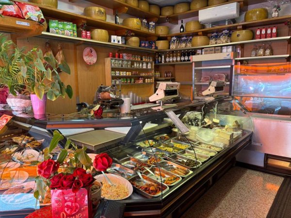 negozio in vendita a Torino in zona Lucento