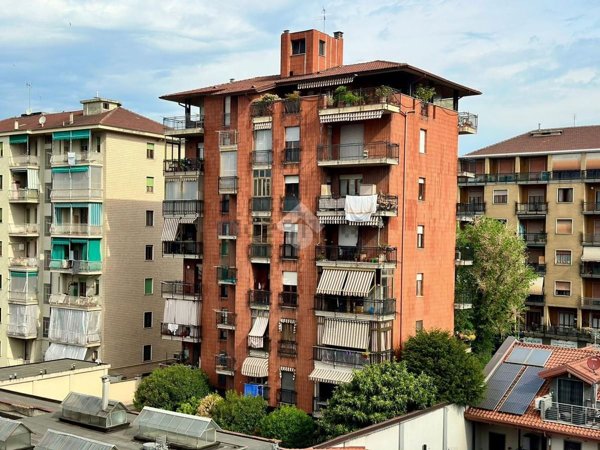 appartamento in vendita a Torino in zona Borgata Vittoria