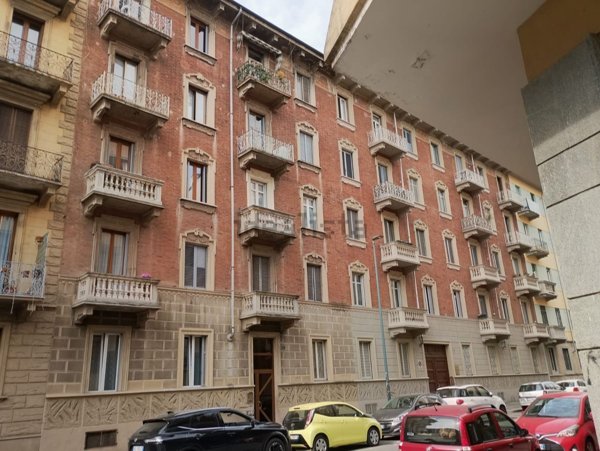 appartamento in vendita a Torino in zona Cenisia
