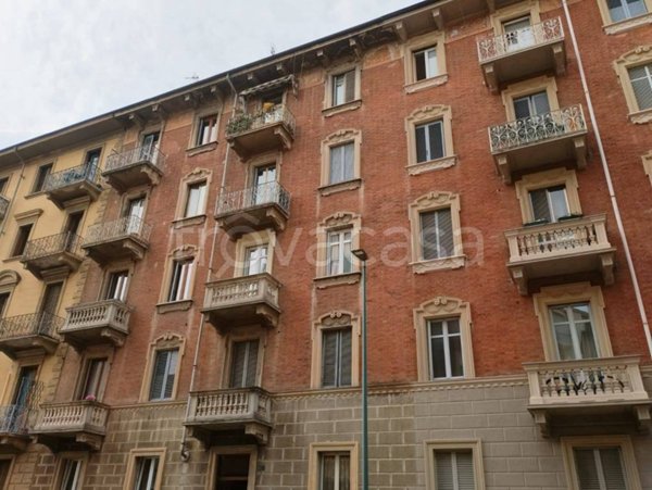 appartamento in vendita a Torino in zona Cenisia