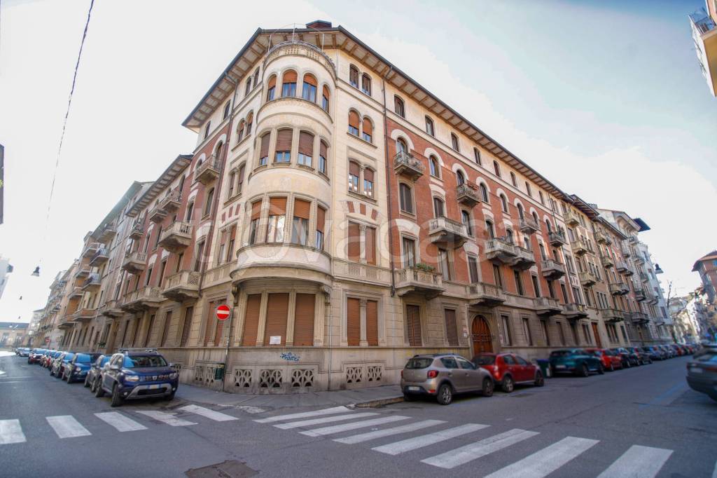 ufficio in vendita a Torino in zona Crocetta