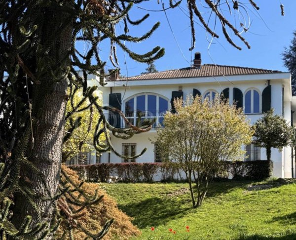 casa indipendente in vendita a Torino in zona Val Salice
