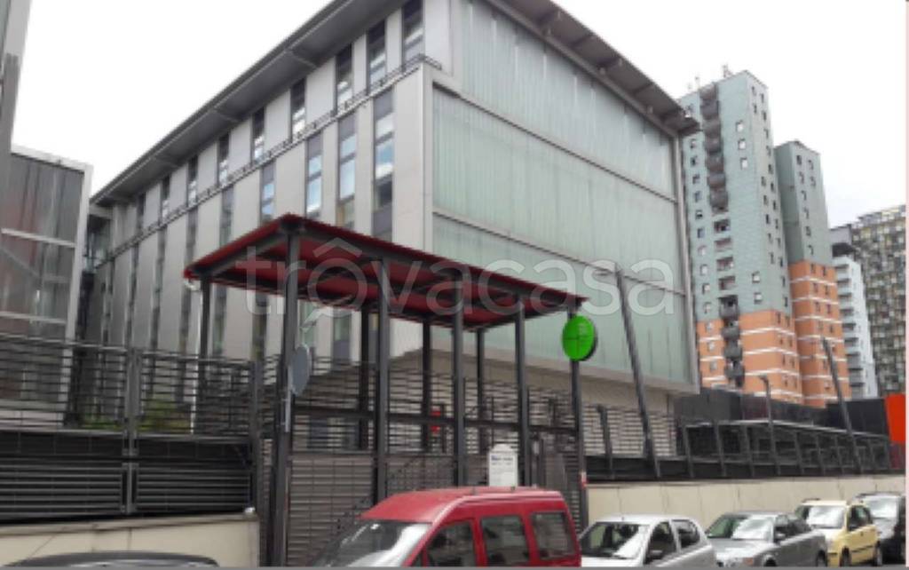locale commerciale in vendita a Torino in zona Borgata Vittoria