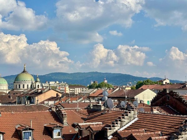 appartamento in vendita a Torino in zona Aurora