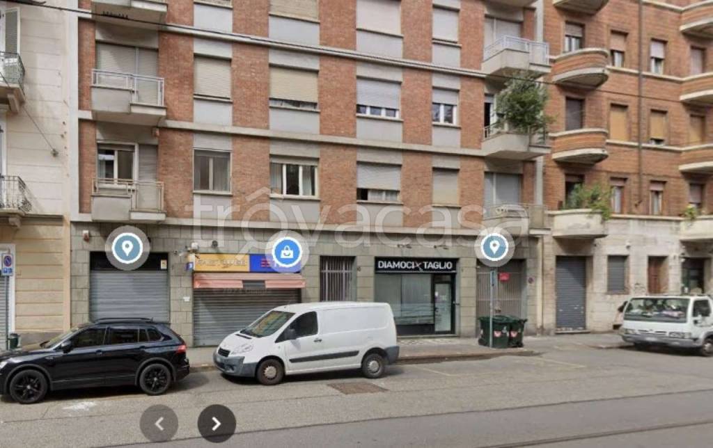 negozio in vendita a Torino in zona Cenisia