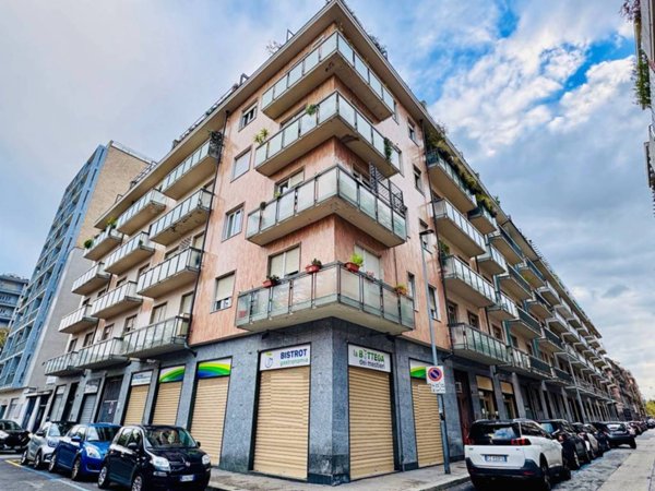 negozio in vendita a Torino in zona San Salvario
