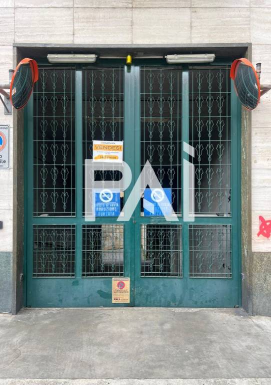 negozio in vendita a Torino in zona Aurora