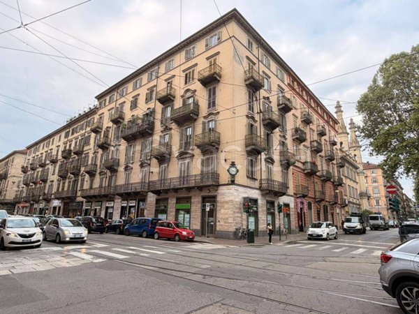 appartamento in vendita a Torino in zona San Salvario