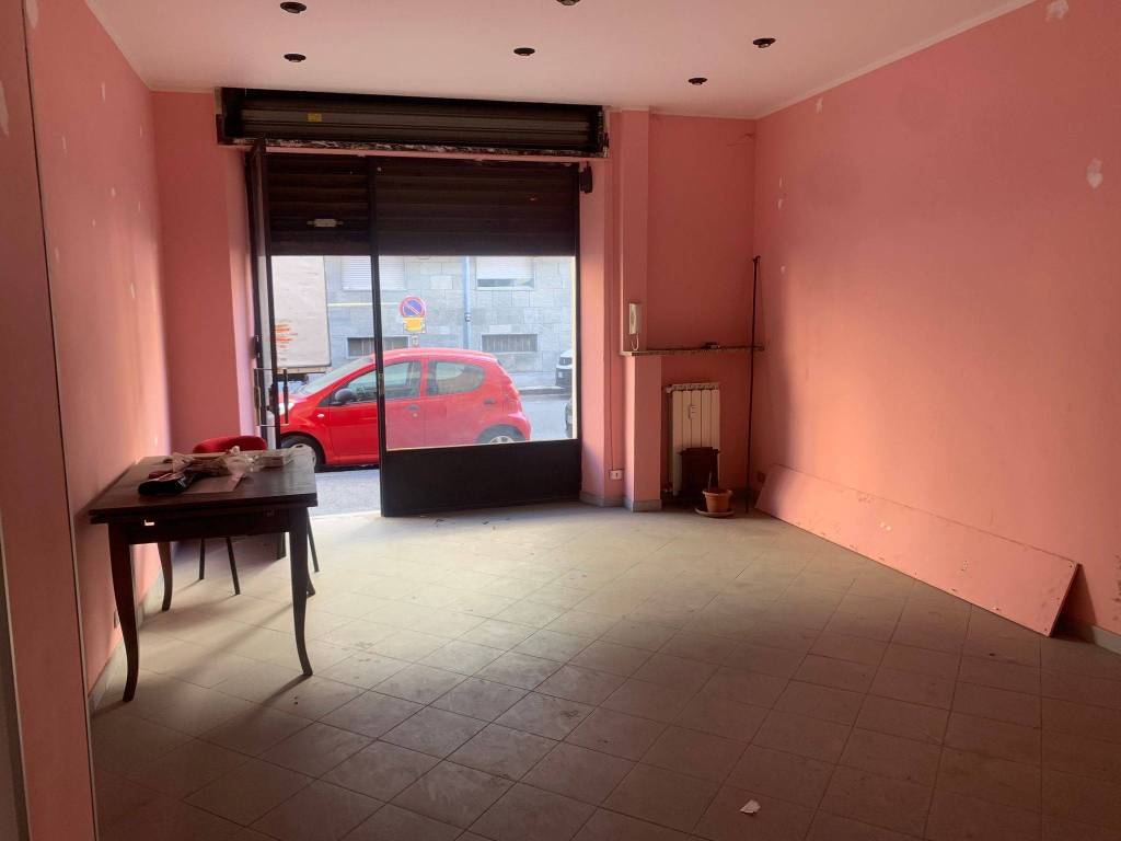 negozio in vendita a Torino in zona Madonna di Campagna