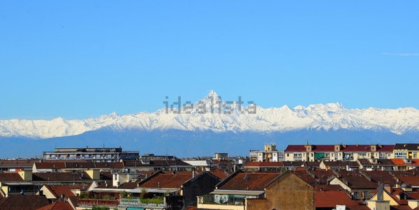 appartamento in vendita a Torino in zona Cenisia