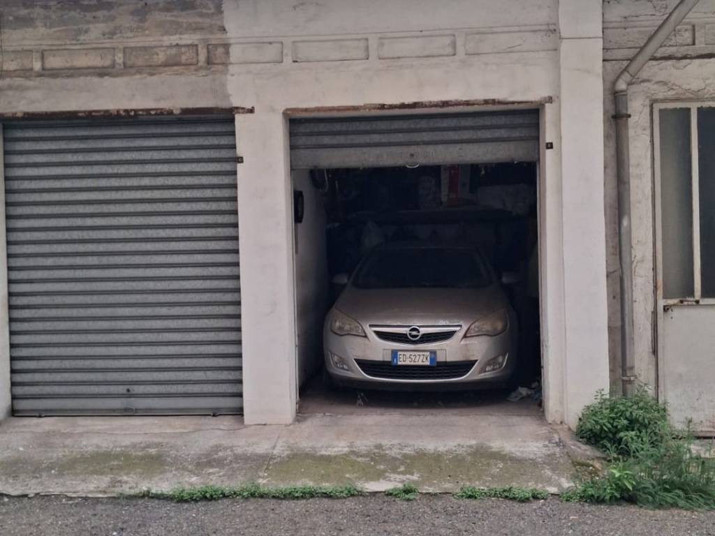 locale di sgombero in vendita a Torino in zona Aurora