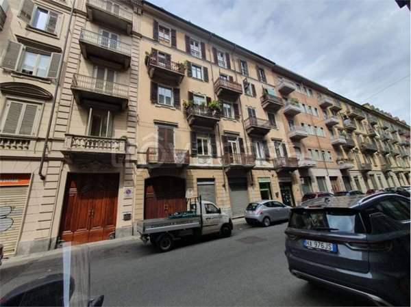 appartamento in vendita a Torino in zona Crocetta