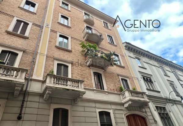 appartamento in vendita a Torino in zona Cit Turin