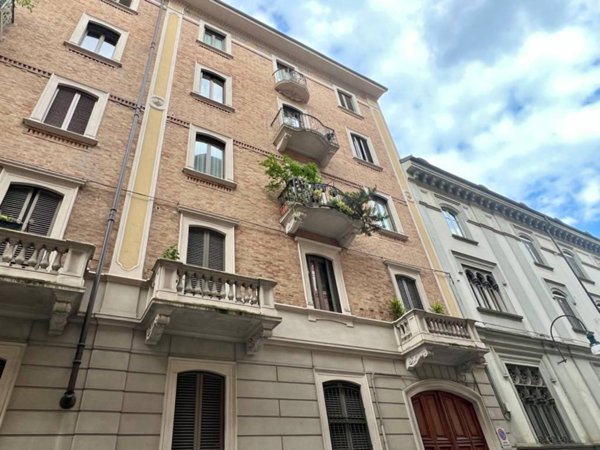 appartamento in vendita a Torino in zona Cit Turin