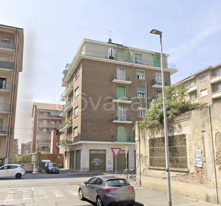 appartamento in vendita a Torino in zona Lingotto
