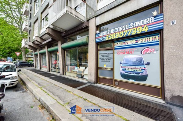 negozio in vendita a Torino in zona San Donato