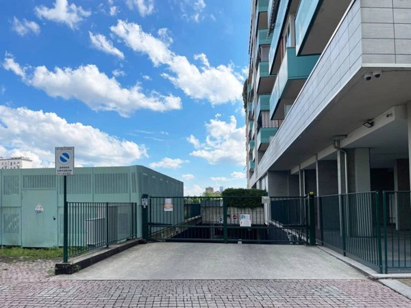 negozio in vendita a Torino in zona Madonna di Campagna