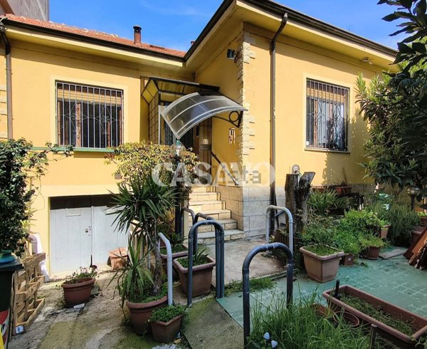 casa indipendente in vendita a Torino in zona Mirafiori Sud