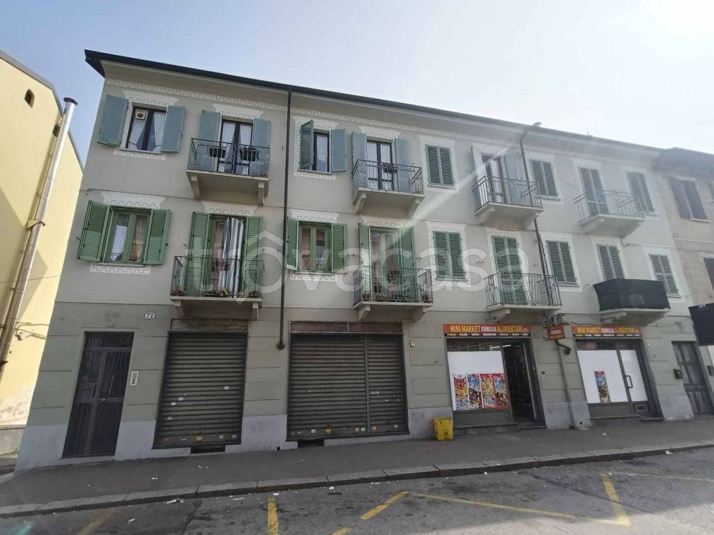 negozio in vendita a Torino in zona Barca