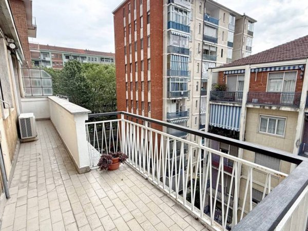 appartamento in vendita a Torino in zona Aurora