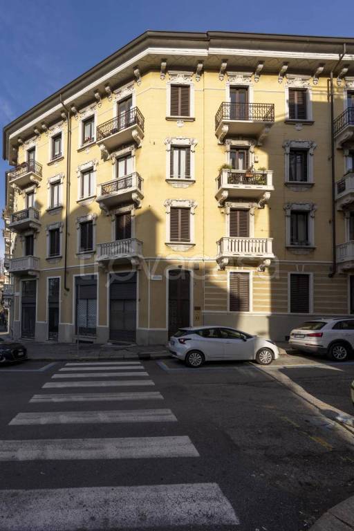 locale commerciale in vendita a Torino in zona Gran Madre