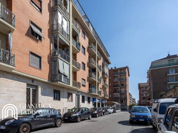 appartamento in vendita a Torino in zona Millefonti