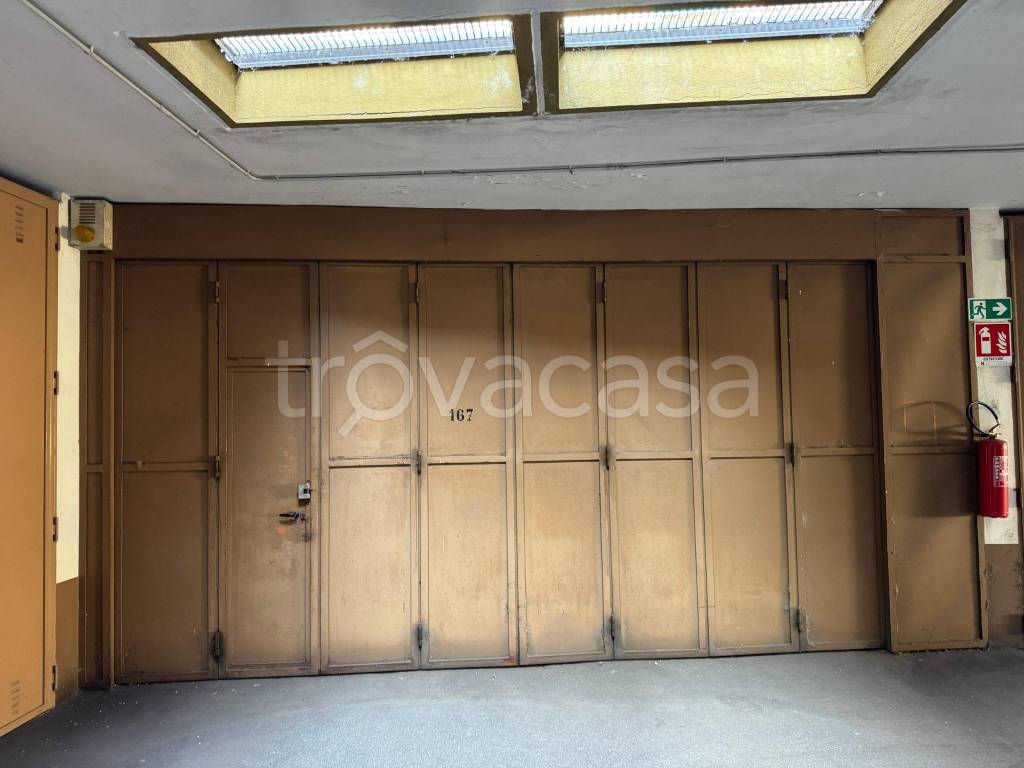 locale commerciale in vendita a Torino in zona Vanchiglia