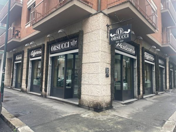 negozio in vendita a Torino in zona Parella